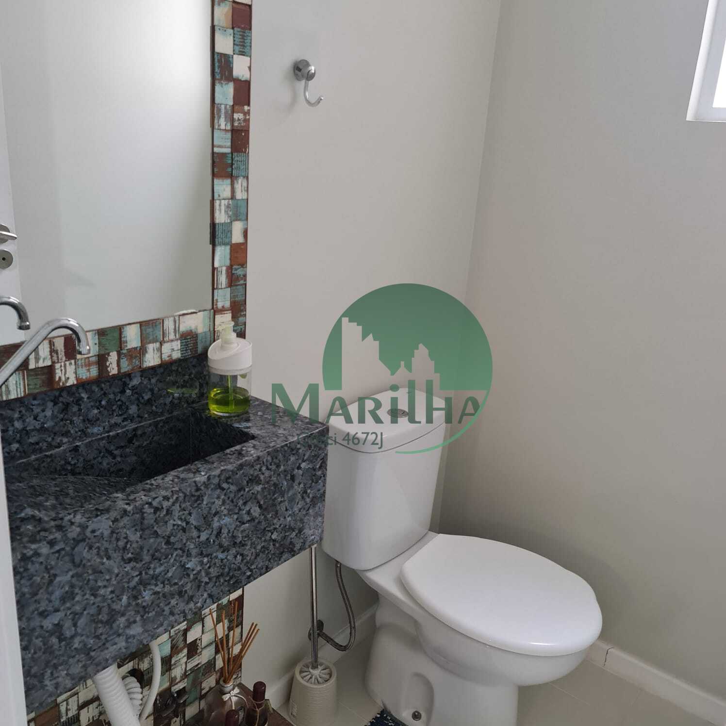 fe7da722-c951-4bdb-b744-b043432ff6e3