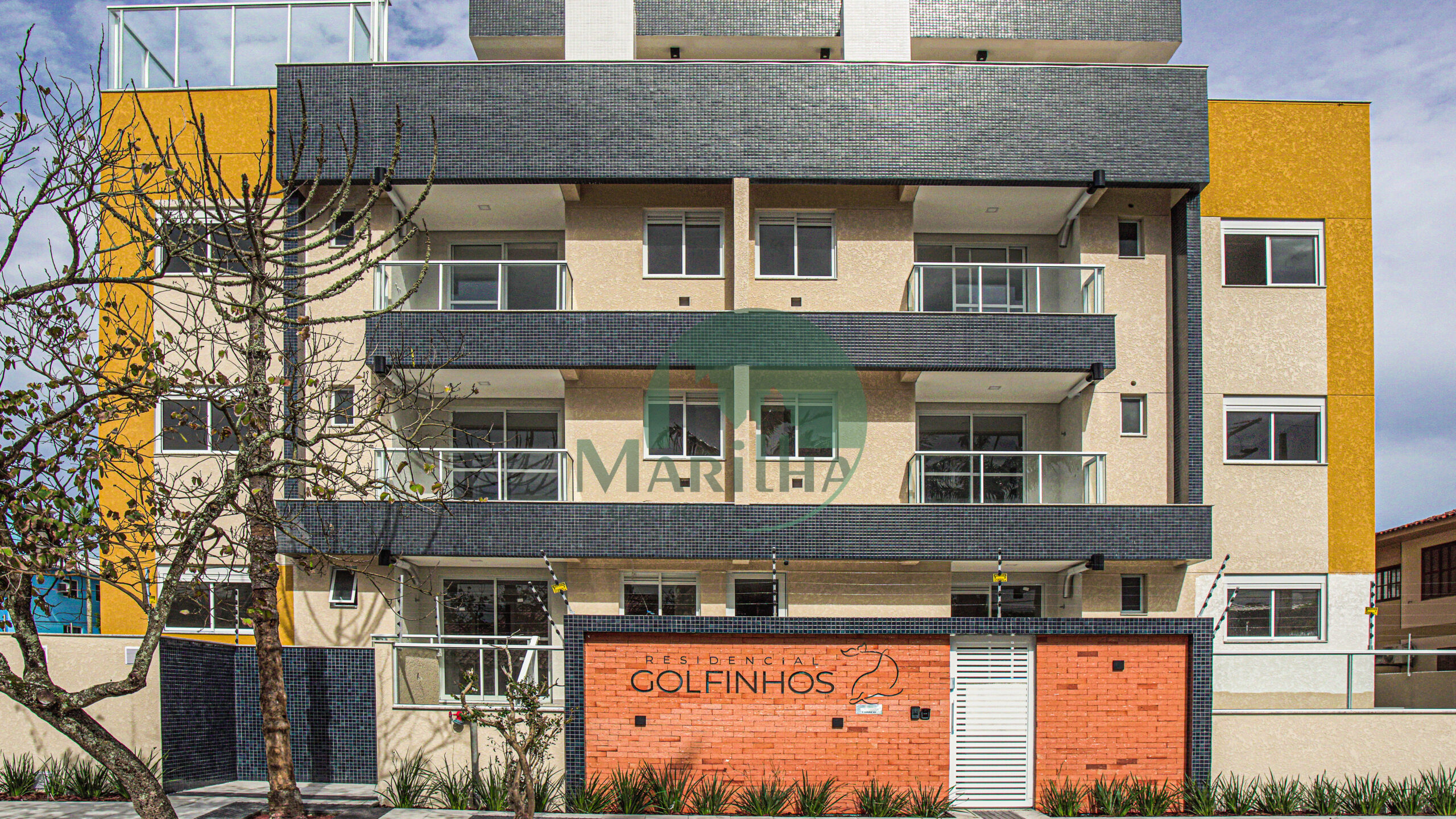 10.2022 - Fachada Golfinhos Final